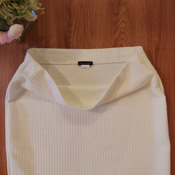 White Ribbed Knee-Length Pencil Skirt for Work - Picture 2 of 3
